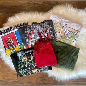 6 pc T shirt Size Small bundle 💫